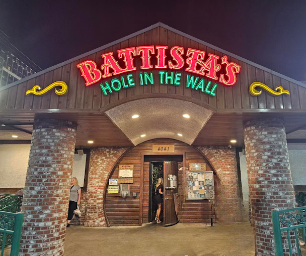 Battista’s Hole in the Wall Is a Las Vegas Classic That Still&nbsp;Delivers